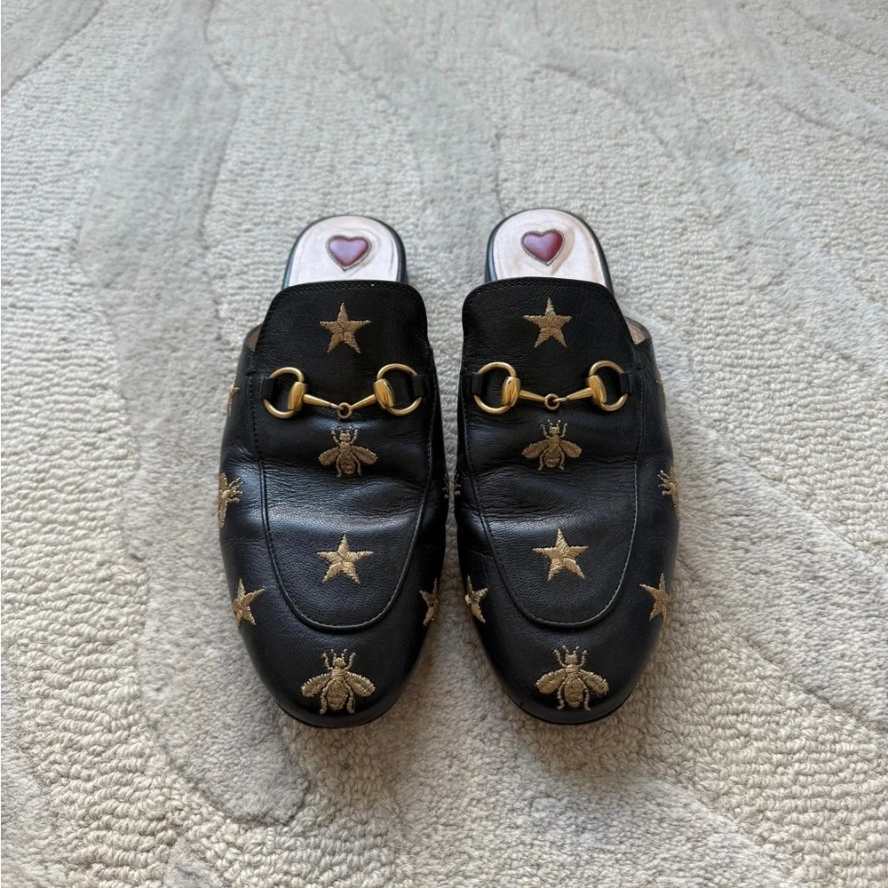 Gucci Black Leather Star-Embroidered Horsebit Mules with Red Heart Insole - Picture 2 of 6